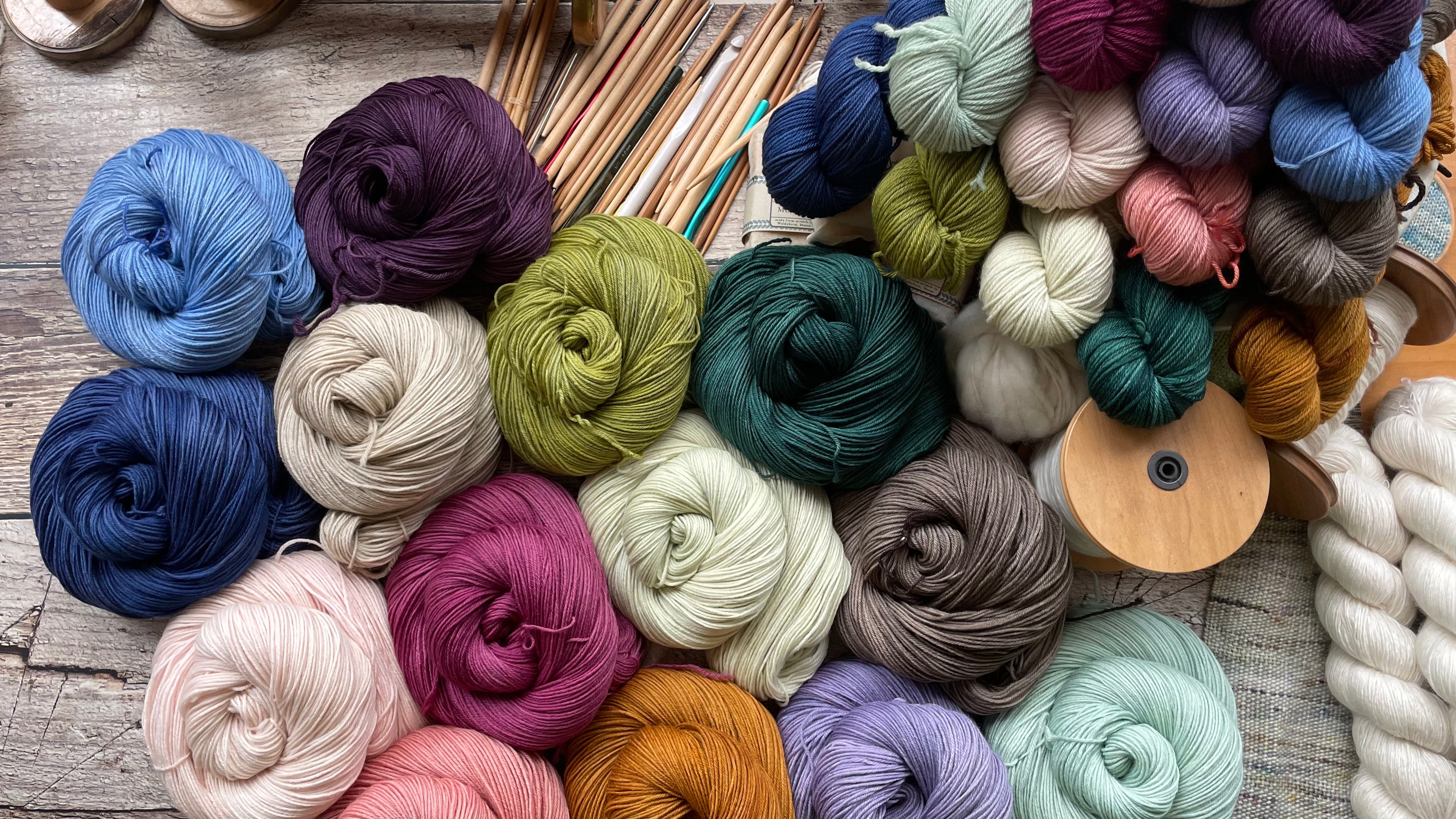 ontheround: uniquely hand dyed yarn & fiber